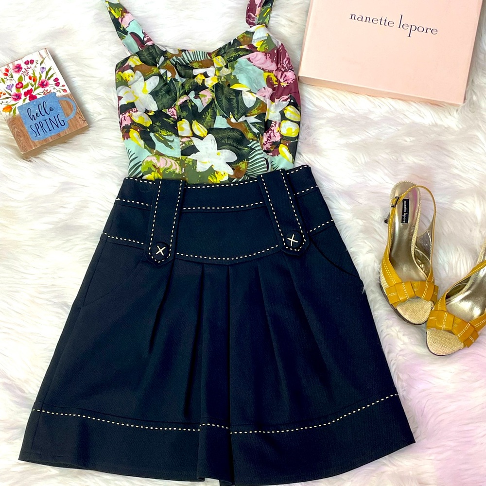 🌻Nanette Lepore Above the Knee Skirt w/Exposed Seams, Pockets + Shoelace Detail